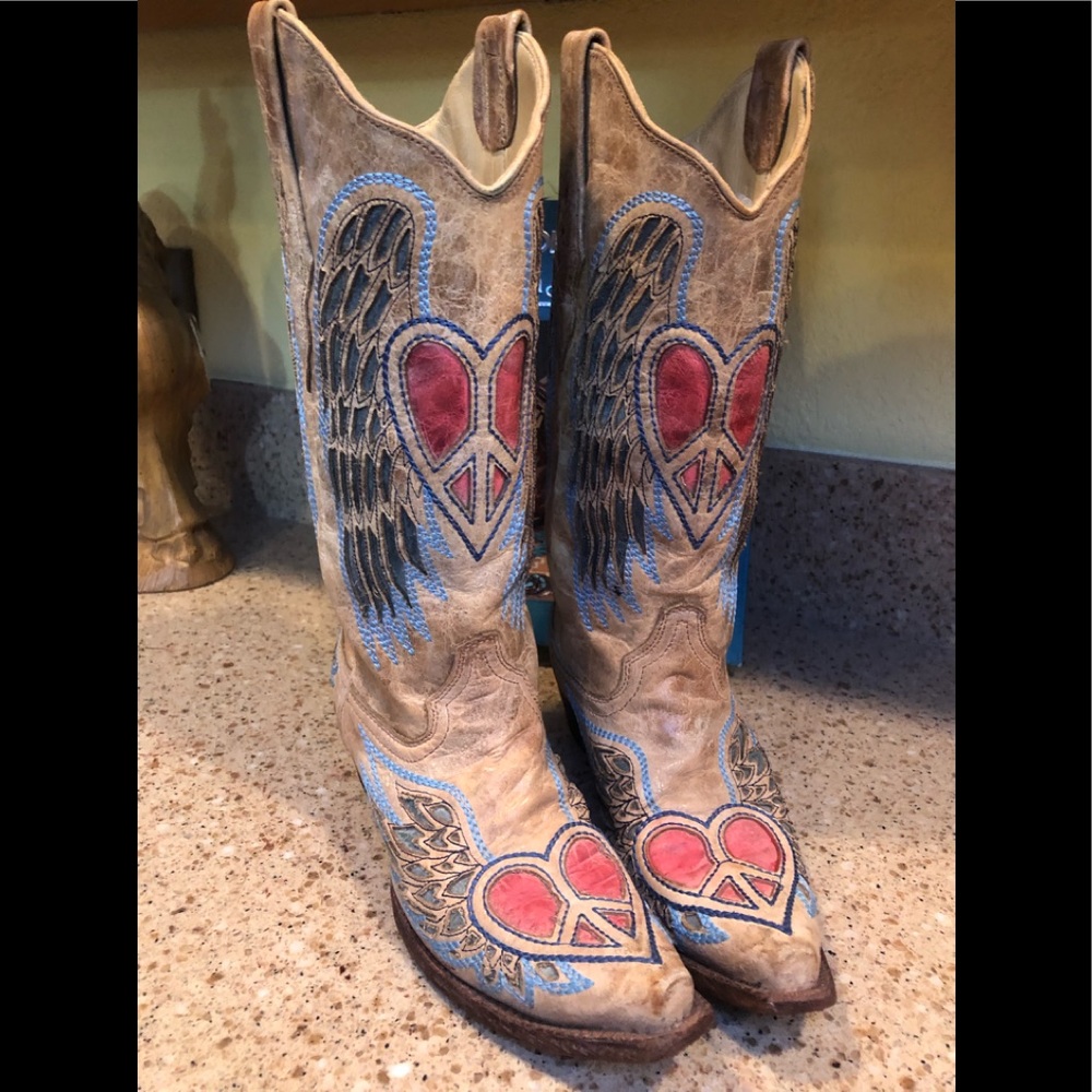 7.5 Corral Heart Wings Cowboy boots